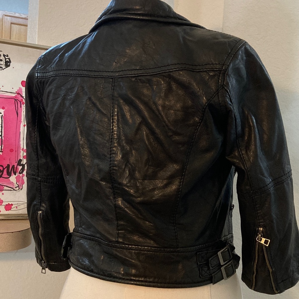Bershka Cropped Black Leather Biker Jacket - Picture 5 of 7